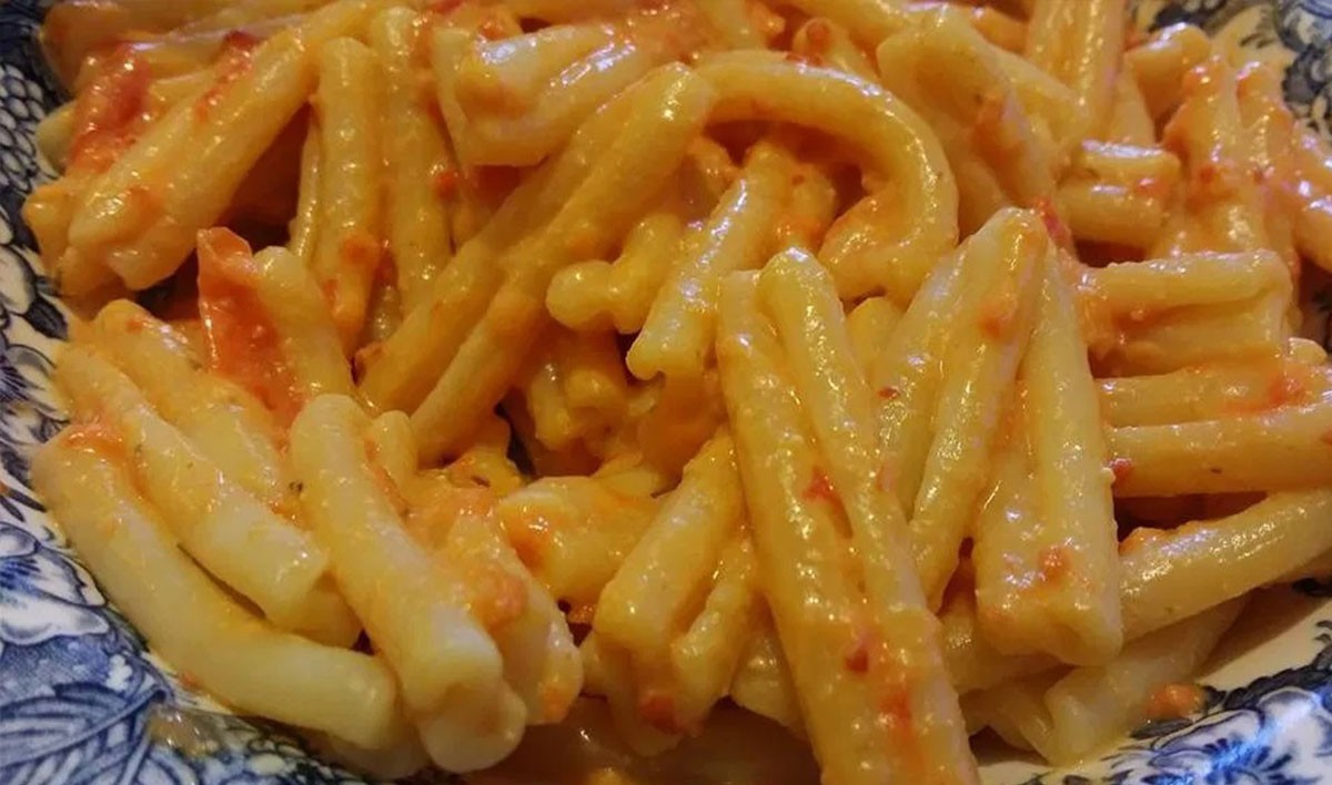 Fusilli al ferretto  con pesto alla Calabrese
